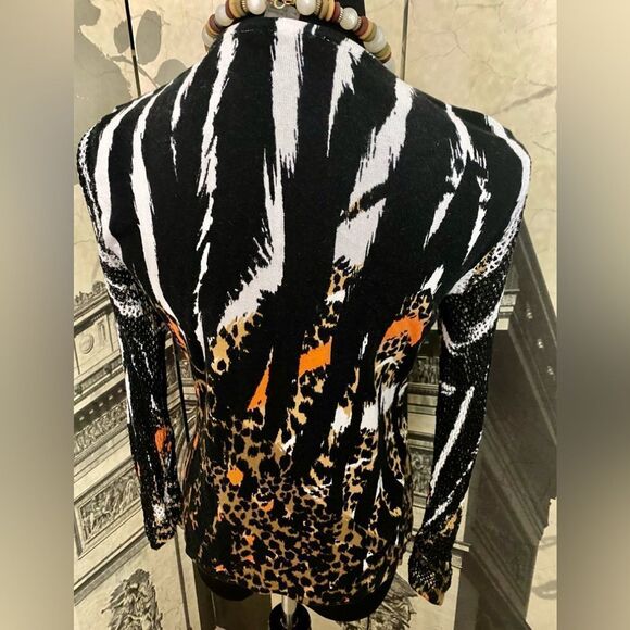 Beautiful blouse by Peter Nygard in Petite medium - Picture 3 of 3